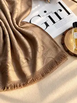 شال لمه مارک گوچی — تصویر ۲