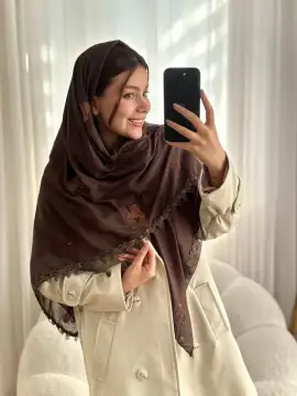 روسری خامه دوزی پاپیون کشمیر وول قواره ۱۴۰ — تصویر ۲