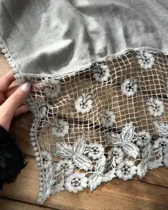 شال پاییزه مزونی دستک دانتل‌دار وارداتی — تصویر ۵
