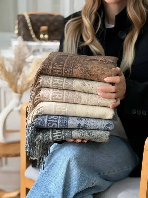 شال دورو دیور