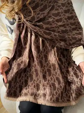 شال موهر‌حوله ای مارک — تصویر ۴