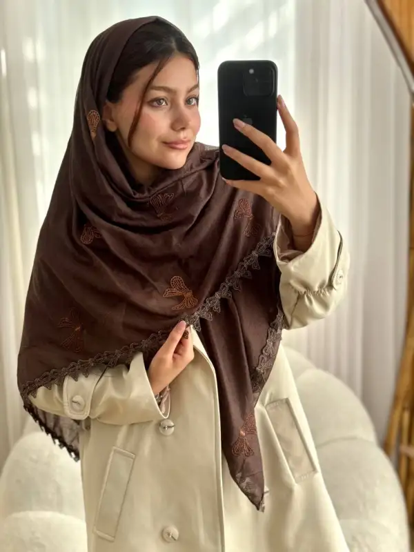 روسری خامه دوزی پاپیون کشمیر وول قواره ۱۴۰