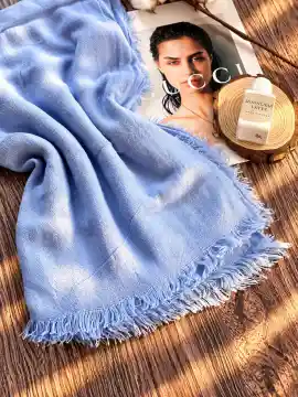 شال حوله ای طیف سرمه ای — تصویر ۳
