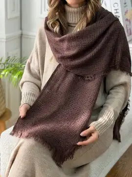 شال پاییزه حصیری طرحبندی قهوه ای — تصویر ۳