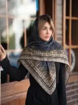 روسری نخی پاییزه دست دوز — تصویر ۲
