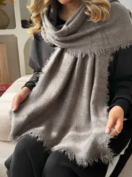 شال بوکله گرم بالا نگین دوزی — تصویر ۱