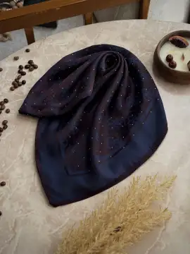 روسری مجلسی ابریشم وارداتی — مدل ۱۱۷۴ — تصویر ۳