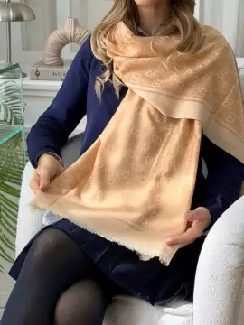 شال گوچی پاییزه — تصویر ۲