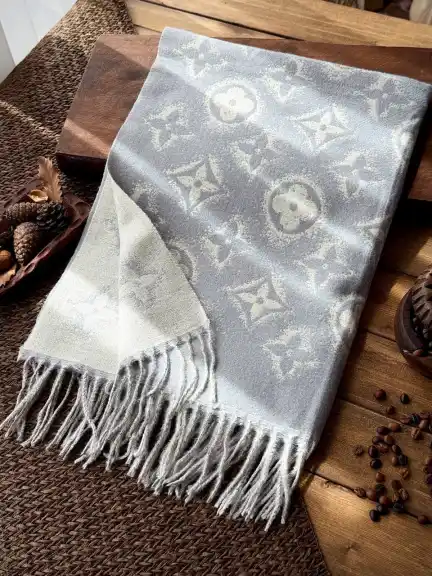شال موهر LV