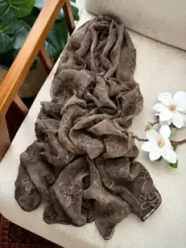 شال حریر مخمل گلدوزی سنگشور وارداتی — تصویر ۲