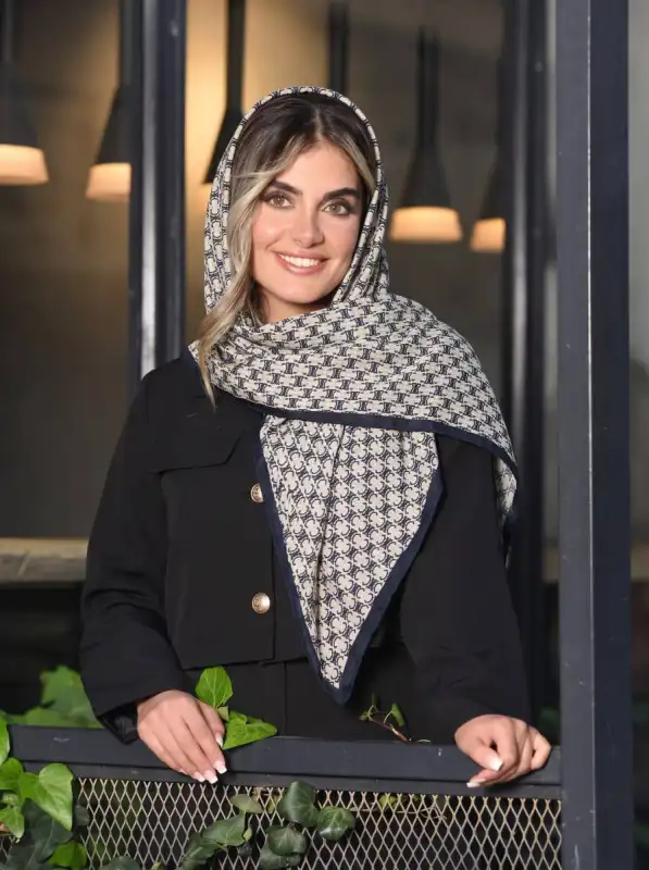 روسری نخی پاییزه — مدل ۶۹۲