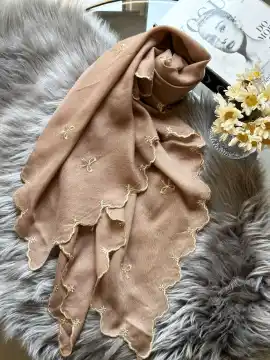روسری خامه دوزی پاپیون قواره ۱۴۰ وارداتی — تصویر ۴