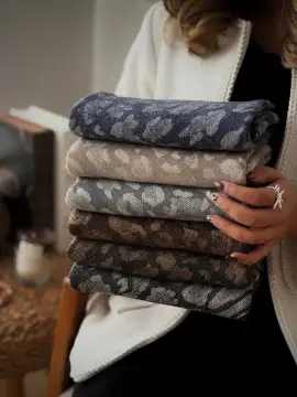 روسری موهر وارداتی سایز ۱۰۰ — مدل ۹۵۳ — تصویر ۵