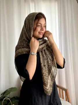 روسری نخی پاییزه دست دوز — تصویر ۳