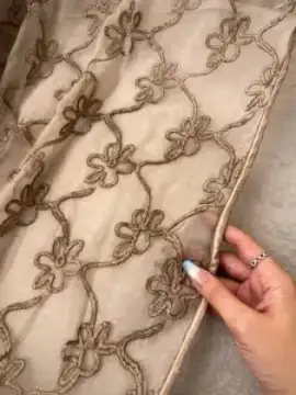 شال حریر مخمل گلدوزی سنگشور وارداتی — تصویر ۵
