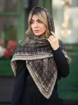 روسری نخی پاییزه دست دوز — تصویر ۳
