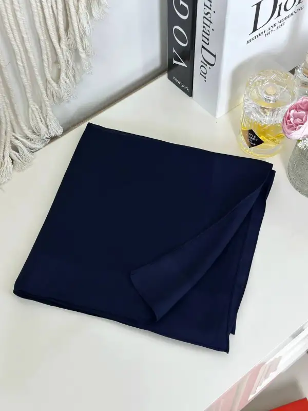 روسری حریر ابریشم کادر دار سایز ۱۰۰ (وارداتی) ترک